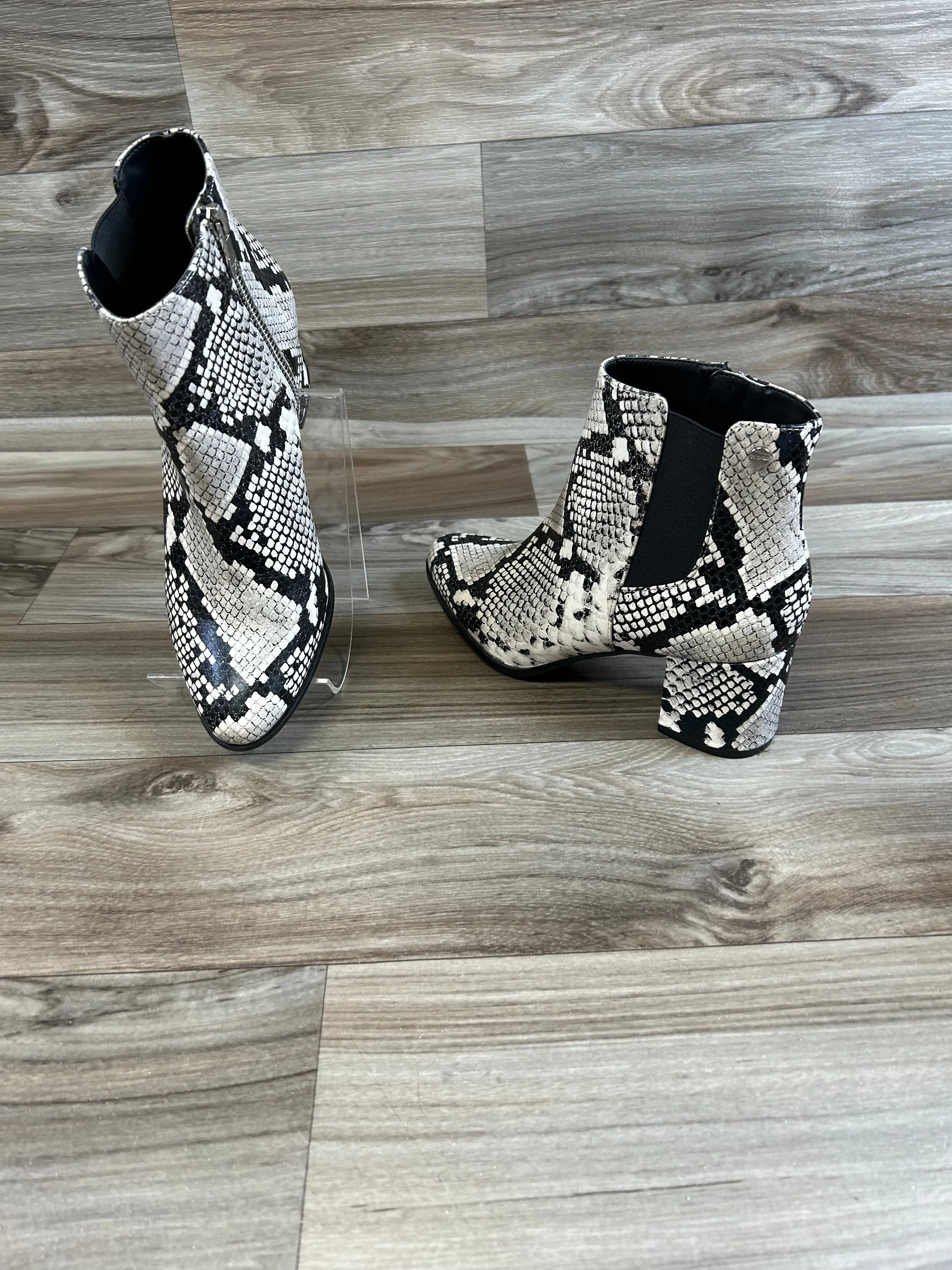 Boots Ankle Heels By Clothes Mentor In Snakeskin Print, Size: 6