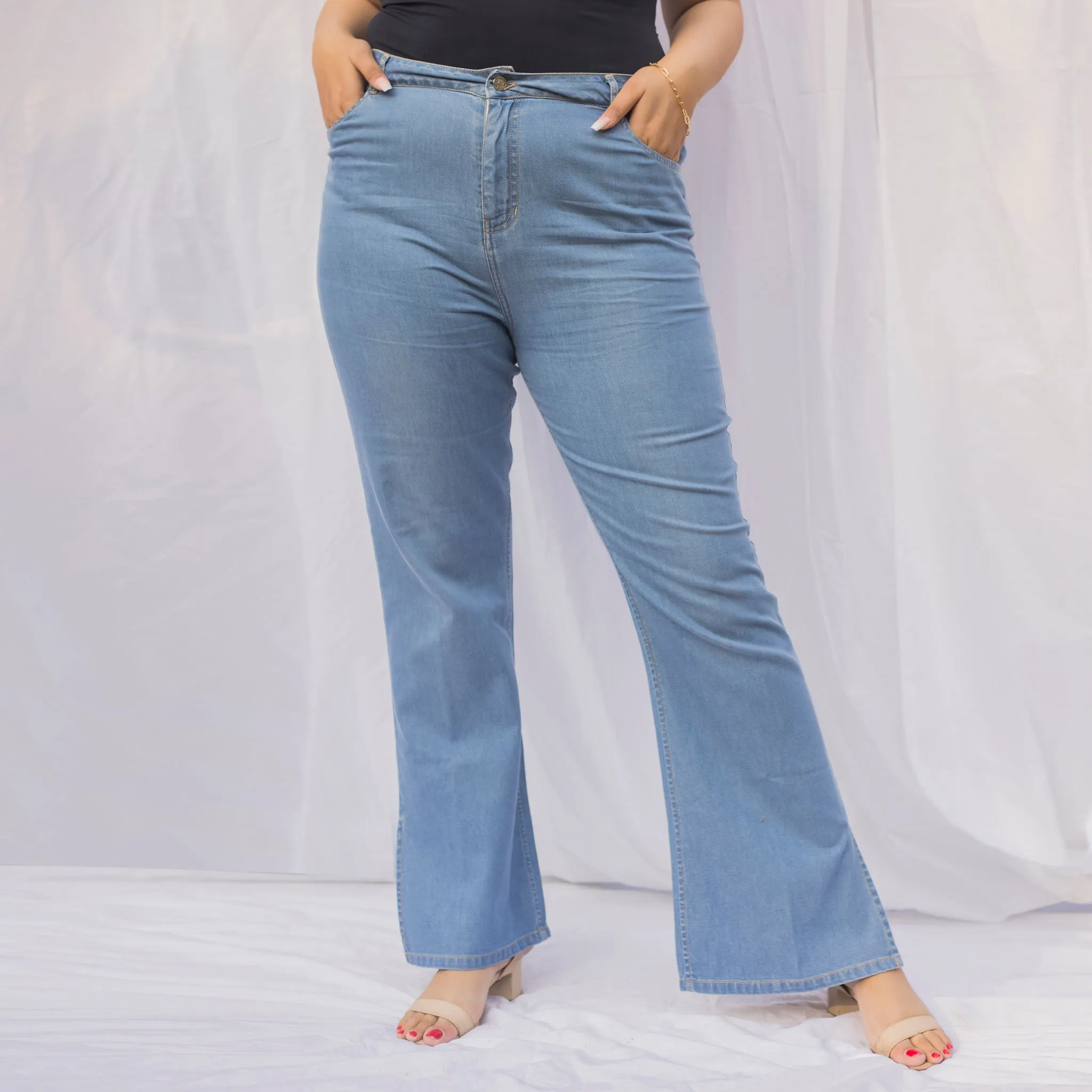 Lorie Bootcut Jeans