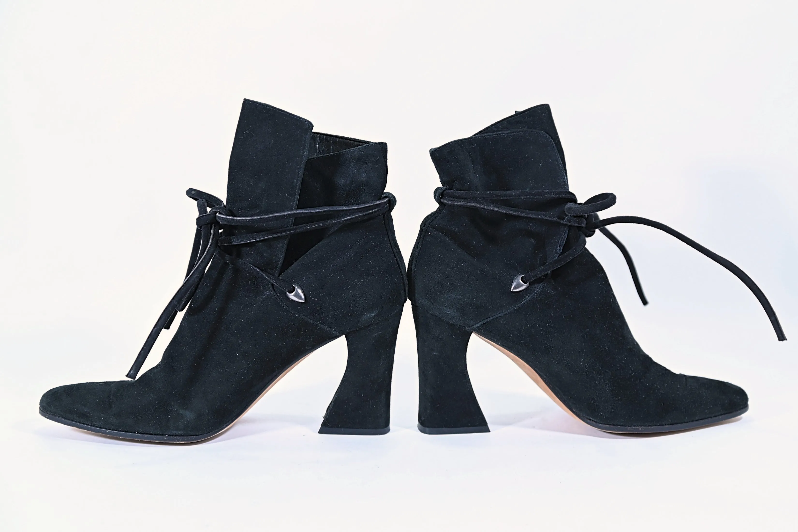 SOLD Via Spiga Y2K Black Suede Ankle Boot, Pointy Toes Wedge Heels 7.5