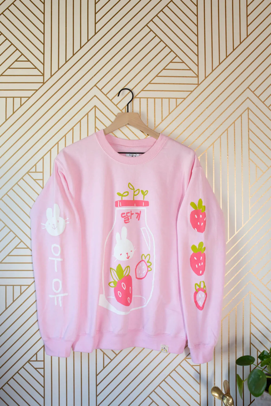 STRAWBERRY MILK sweater